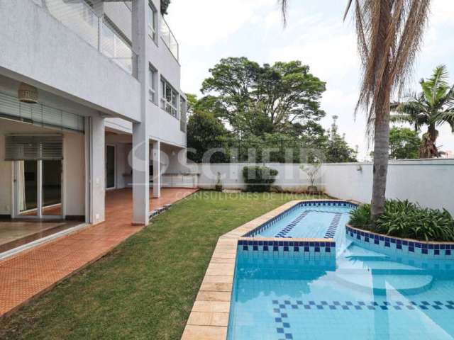Casa em condomínio com 6 quartos e piscina na Chácara Monte Alegre