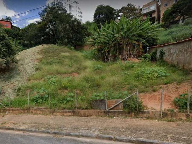 Lote de 1.030 m² com projeto aprovado no bairro Ouro Preto.