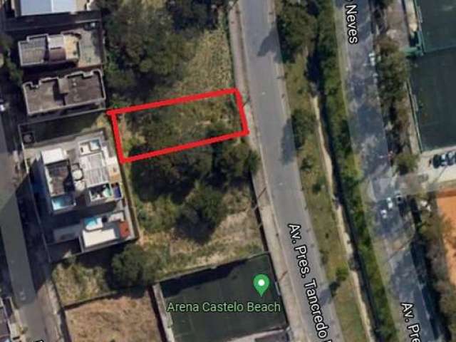 Lote 639 m² no bairro Castelo.