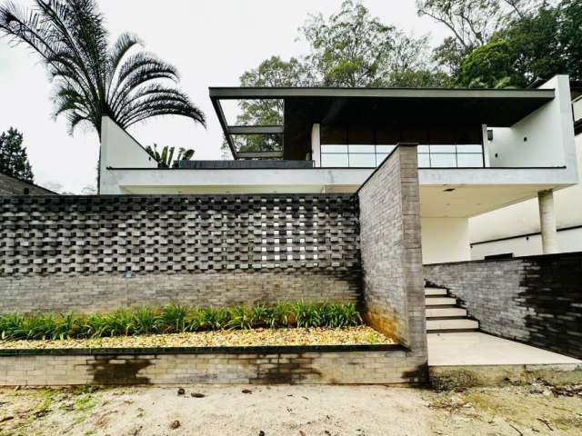 Linda casa -moderna - nova- 5 suítes-piscina- Saguaçu -Joinville SC