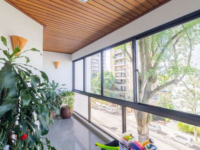 Ótimo apartamento no Edifício Villa Del Fiori com 1 suíte mais 3 quartos à venda no Centro de Joinville - SC por R$ 1.100.000,00.