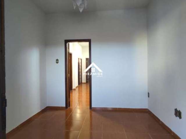 Casa com 3 quartos para alugar na Avelino Giarola, 340, Céu Azul, Belo Horizonte por R$ 2.500