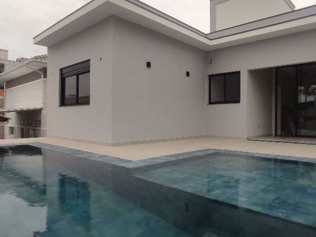 Casa  3 dormitórios Pedra Branca  173m² - Com piscina