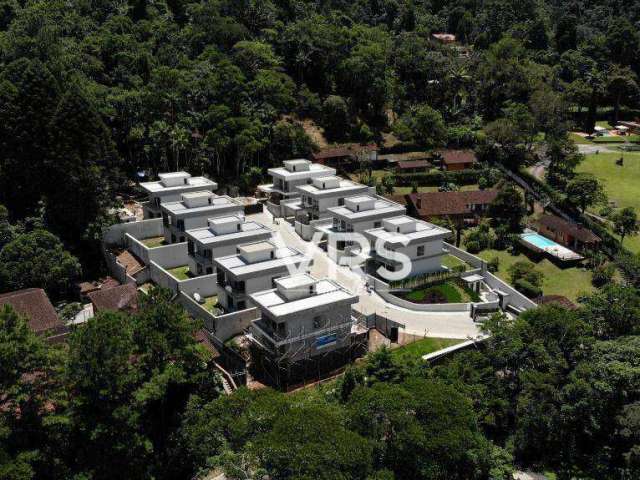 Casa com 4 dormitórios à venda, 204 m² por R$ 1.495.000,00 - Carlos Guinle - Teresópolis/RJ
