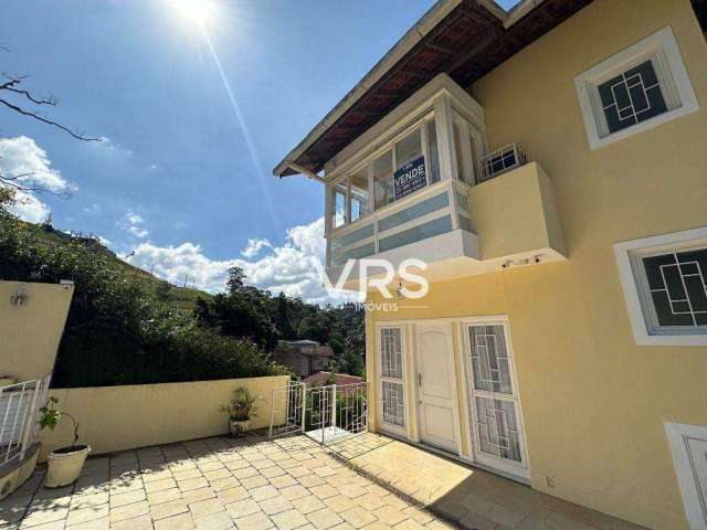 Casa com 4 dormitórios à venda, 131 m² por R$ 645.000,00 - Ermitage - Teresópolis/RJ