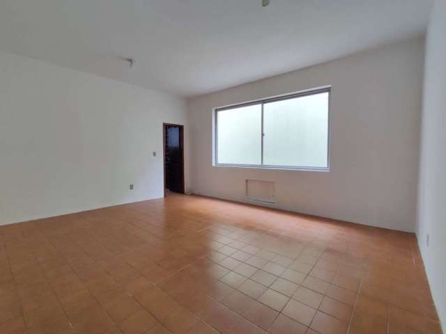 Sala para alugar, 37.99 m2 por R$900.00  - Centro - Joinville/SC