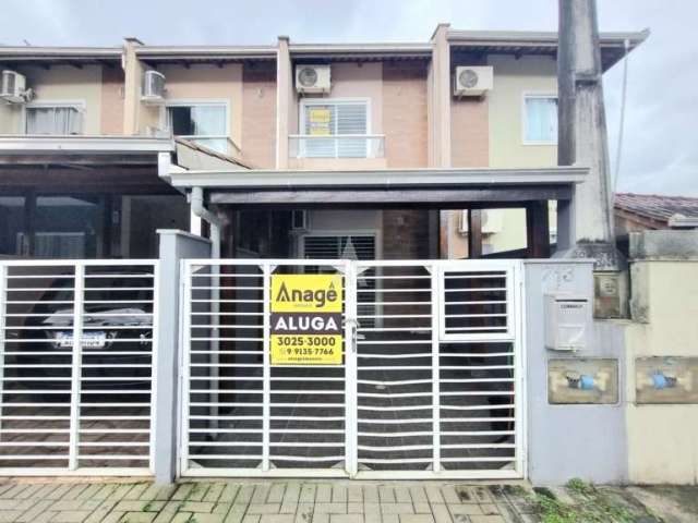 Casa residencial com 2 quartos  para alugar, 58.00 m2 por R$1650.00  - Vila Nova - Joinville/SC