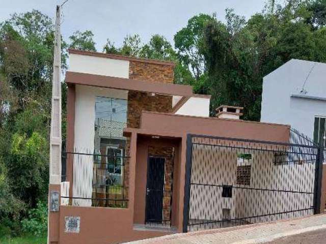 Casa para venda possui 130 metros quadrados com 3 quartos em Desbravador - Chapecó - SC