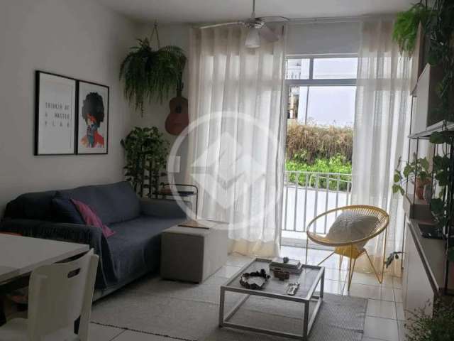 Amplo apartamento localizado no bairro Carvoeira codigo: 48093