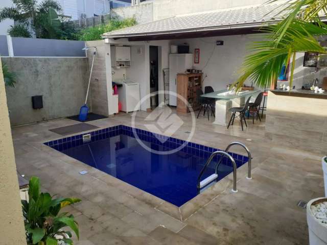 Casa com piscina  localizada na Cachoeira do Bom Jesus codigo: 64439