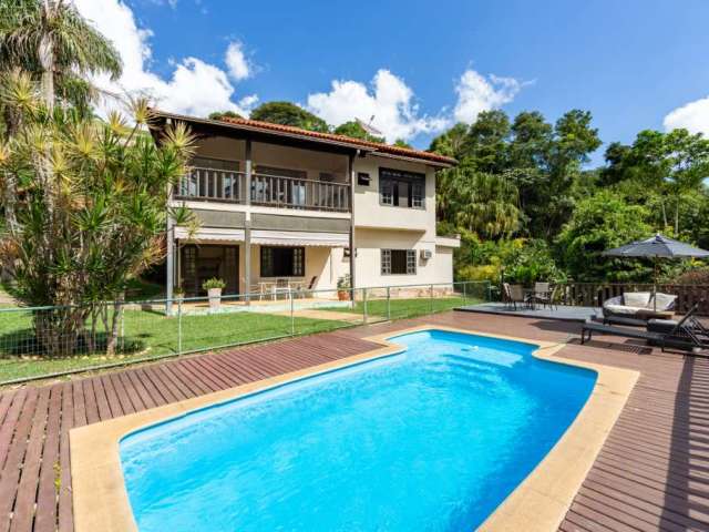 Casa em condomínio fechado com 4 quartos à venda na Rua Paulo Roberto de Oliveira, Itaipava, Petrópolis, 207 m2 por R$ 1.490.000
