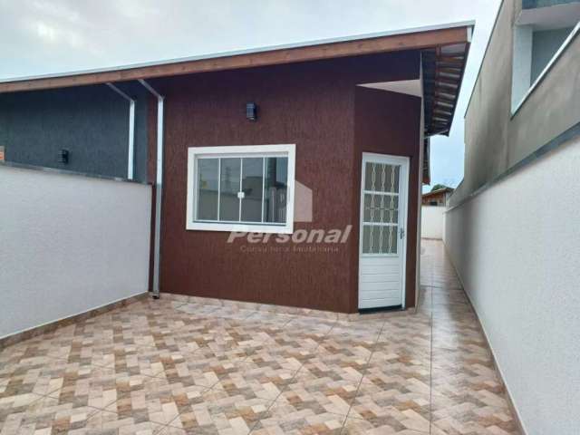 Linda casa a venda de 2 dormitórios Bairro Continental, Taubaté - CA4244