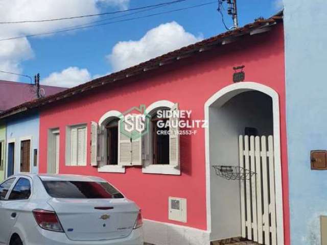 Casa com 4 quartos à venda no Centro, Cananéia  por R$ 750.000