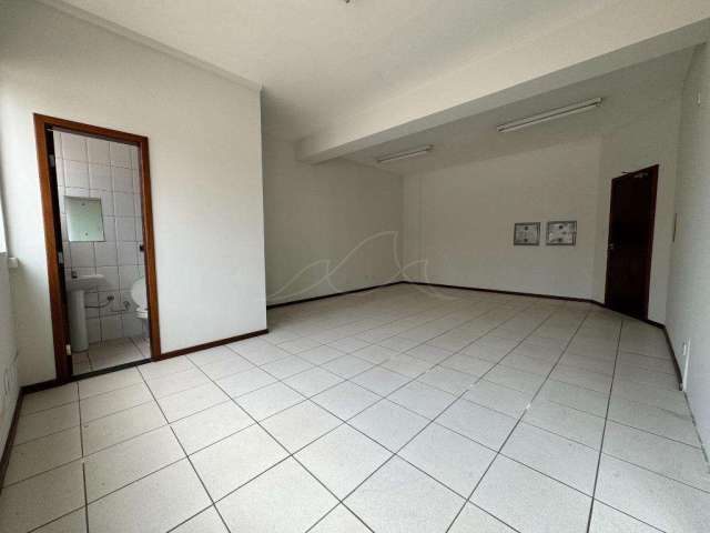 Locação | Sala Ed. Benedito Correa de Oliveira com 33,26 m², 1 vaga(s). Zona 01, Maringá/PR