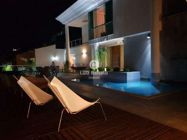 Casa com 5 Quartos e 7 banheiros à Venda, 720 m² por R$ 5.200.000