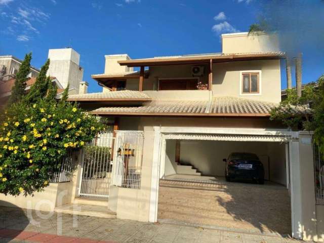 Casa com 4 quartos à venda na Rua Ravena, 87, Córrego Grande, Florianópolis, 228 m2 por R$ 2.300.000