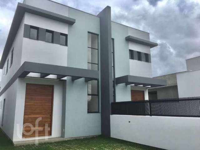 Casa com 3 quartos à venda na Rua Raimundo Starosky, 817, Carianos, Florianópolis, 127 m2 por R$ 980.000