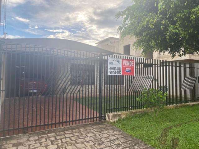 Casa à venda na Rua João Havro, Boa Vista, Curitiba por R$ 750.000