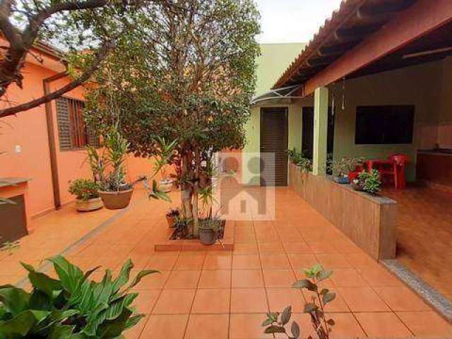 Casa com 3 dormitórios à venda, 250 m² por R$ 445.000 - Jardim Maria Goretti - Ribeirão Preto/SP