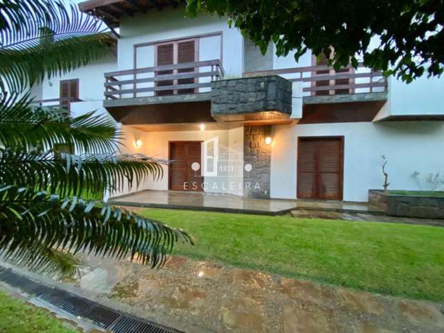 Casa duplex de condomínio à venda na cidade de teresópolis rj