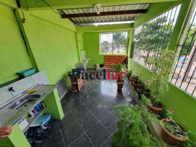 Casa com 2 quartos à venda na Rua Monclaro Mena Barreto, Vila Valqueire, Rio de Janeiro, 62 m2 por R$ 160.000
