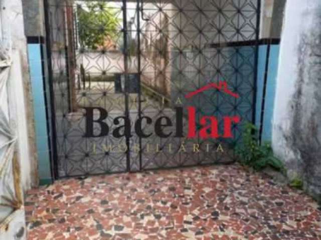 Casa com 7 quartos à venda na Rua Atílio Parim, Jardim América, Rio de Janeiro, 80 m2 por R$ 360.000