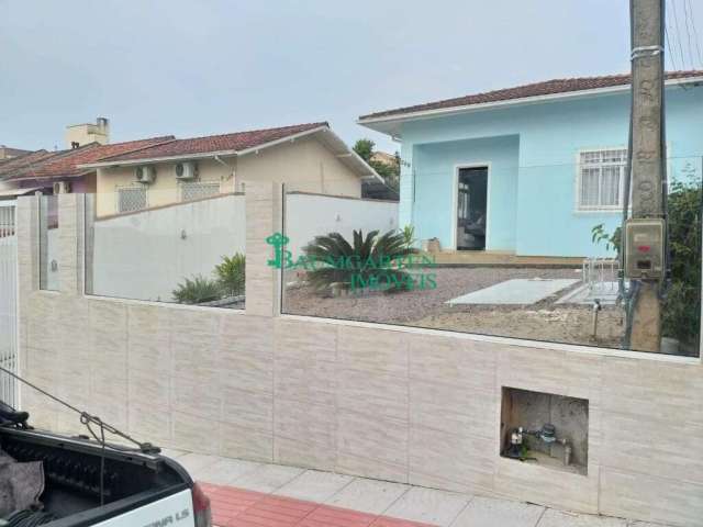 Casa à venda no bairro Ipiranga - São José/SC