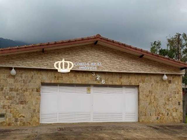 casa, no Balneário Santa Cruz, no bairro do Sapê em Maranduba, entre as cidades de Caraguatatuba e Ubatuba