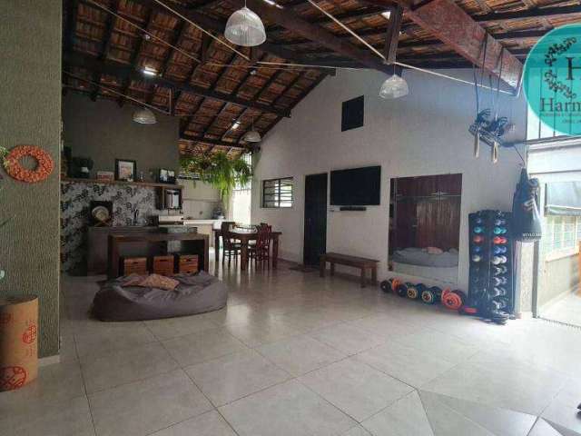 Casa com 3 dormitórios, 176 m² - venda por R$ 824.000 ou aluguel por R$ 4.300/mês - Vila Naly - Caçapava/SP
