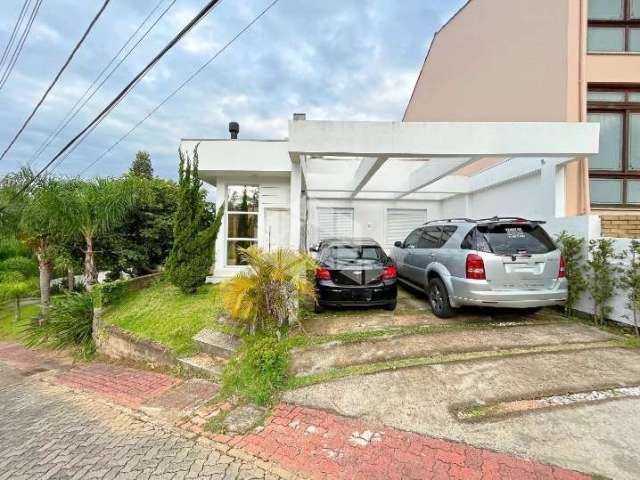 Casa / Casa em Condomínio / 3 Dormitórios /1 Suíte / 2 Vagas / Cavalhada / Porto Alegre / RS