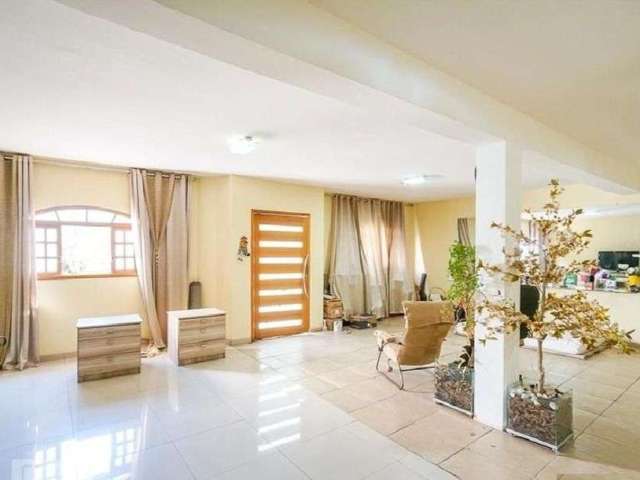 Sobrado com 6 dormitórios para alugar, 300 m² por R$ 10.940,00/mês - Vila Carrão - São Paulo/SP