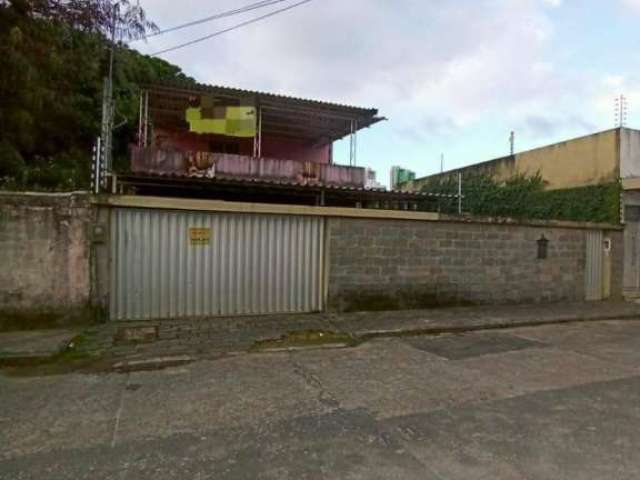 Casa com 5 quartos, à venda em Recife, Madalena