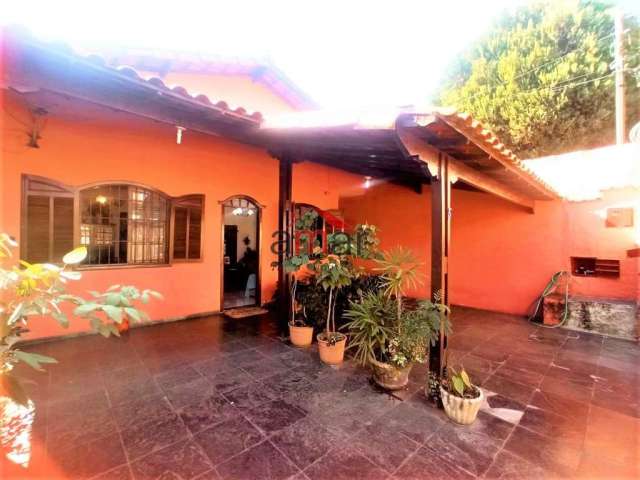 Casa com 3 quartos à venda na dos Administradores, 5, Alípio de Melo, Belo Horizonte por R$ 680.000