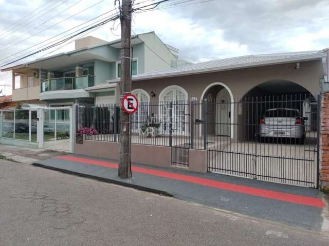 Casa à venda no bairro Balneário - Florianópolis/SC