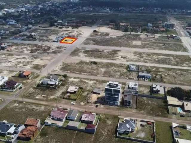 Terreno de esquina na Av. Rio Grande do Sul, de 425 m², aceita carro e outros terrenos como parte do pagamento, na praia mais valorizada da Gaivota