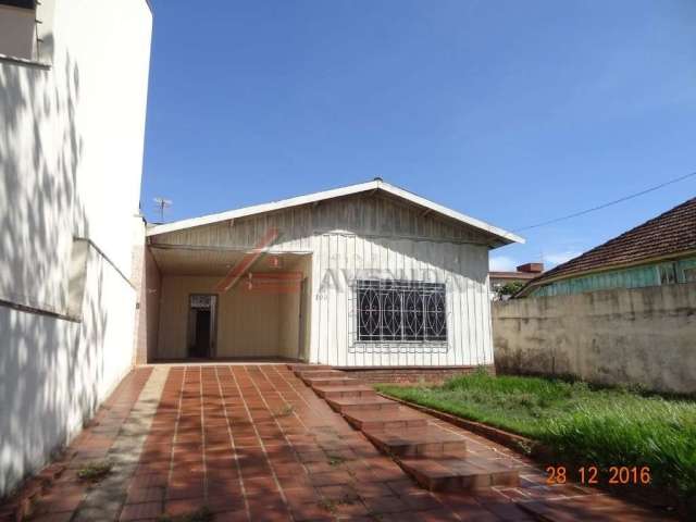 Casa com 3 quartos para alugar na Barão de Loreto, --, Vila Fujita, Londrina por R$ 1.500