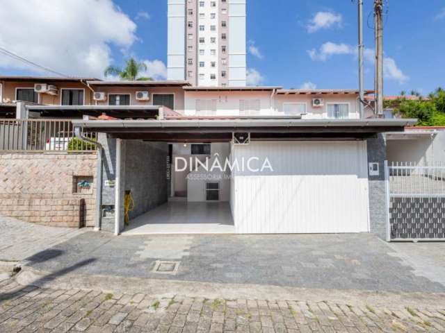 Casa com 3 quartos à venda na Rua Sabiá, 166, Água Verde, Blumenau, 103 m2 por R$ 498.000