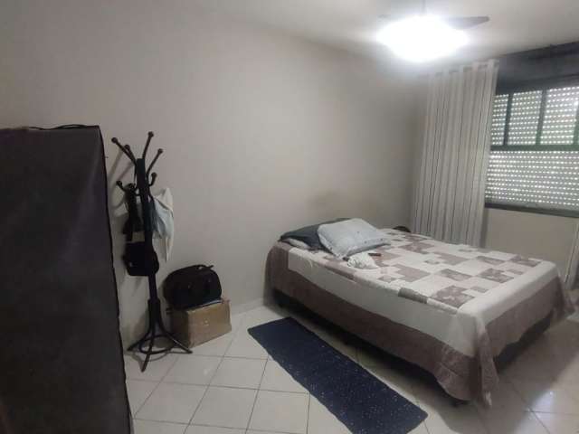 Apartamento 01 dormitório frente mar com 44 m² localizado em São Vicente