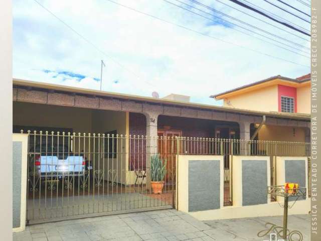 Casa para Venda em São João da Boa Vista, Vila Fleming, 3 dormitórios, 1 suíte, 3 banheiros, 5 vagas