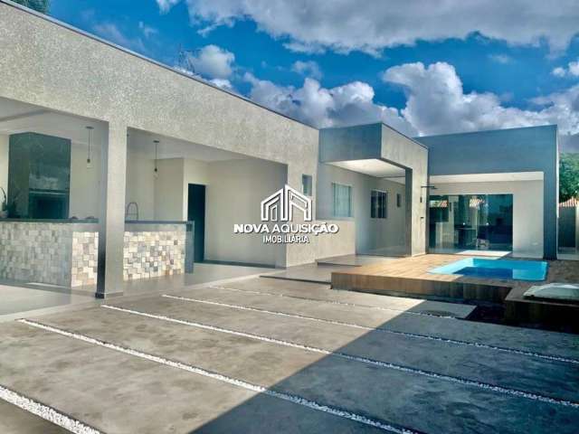 Casa com piscina à venda em  Pontal do Paraná