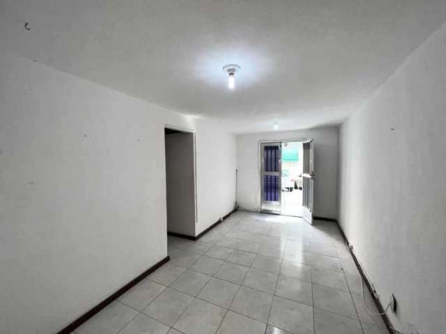 Apartamento com 2 quartos à venda na Rua Carlos Palut, Taquara, Rio de Janeiro, 48 m2 por R$ 219.000