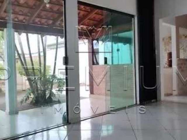 Casa com 2 quartos à venda em São Jorge, Uberlândia  por R$ 290.000