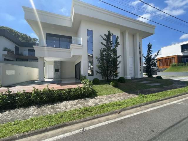 Casa no condomínio fechado Quinte Essence com 3 suites, 234m² de área construída - Vila Nova - Joinville