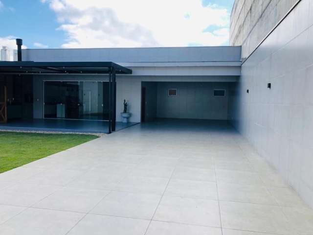 Casa com 3 dormitórios à venda, 234 m² por R$ 2.000.000 - Barra - Balneário Camboriú/SC