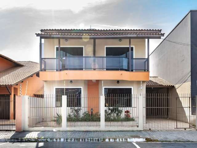 Casa com 3 suítes à venda, 136 m² por R$ 2.200.000 - Centro - BC/SC