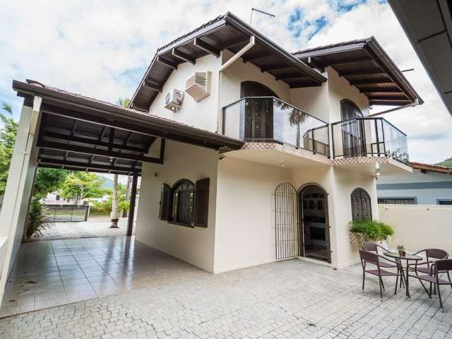 Apartamento com 3 dormitórios à venda, 160.0 m² por - R$ 1.500.000,00 - Morrinhos - Bombinhas/SC