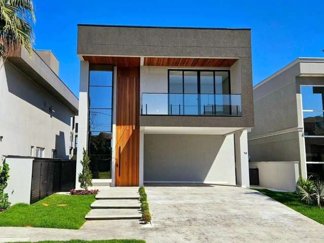 Casa com 3 dormitórios à venda, 358 m² por R$ 3.299.000 - Santa Regina - Balneário Camboriú/SC