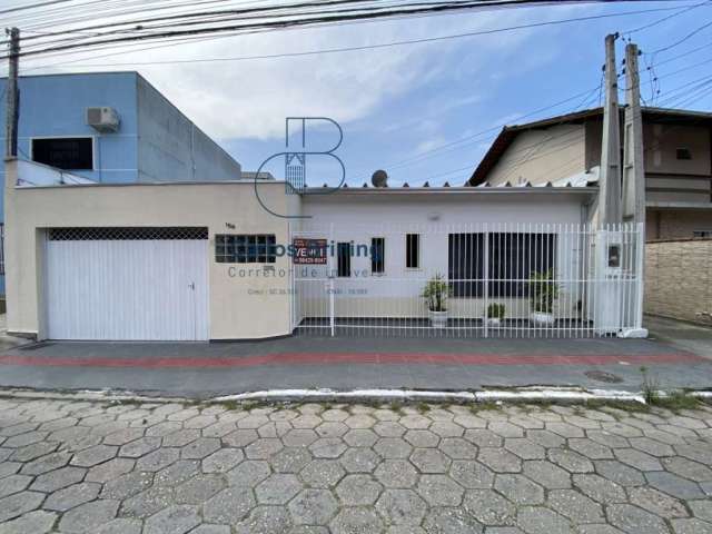 Casa a Venda no bairro São João em Itajaí - SC.