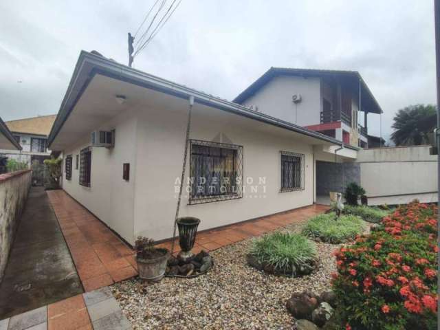 Casa com 3 quartos à venda na Servidão Francisco Luiz de Oliveira, Vila Baependi, Jaraguá do Sul, 150 m2 por R$ 650.000
