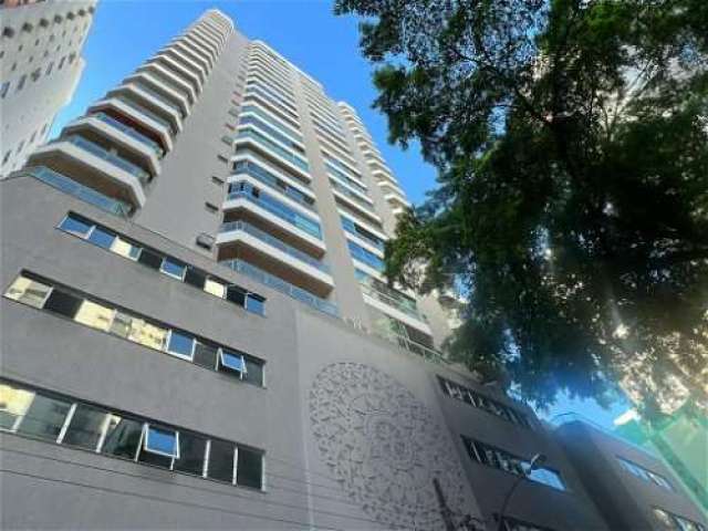 Apartamento para Venda no bairro Centro em Balneário Camboriú, 3 quartos sendo 1 suíte, 2 vagas, Sem Mobília, 182 m² privativos,